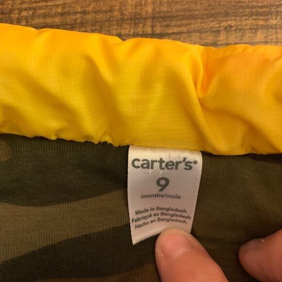 CARTER’S Boy’s Yellow/Lining Green Camo Puffer Vest / Size/ 9 Months - Picture 3 of 6